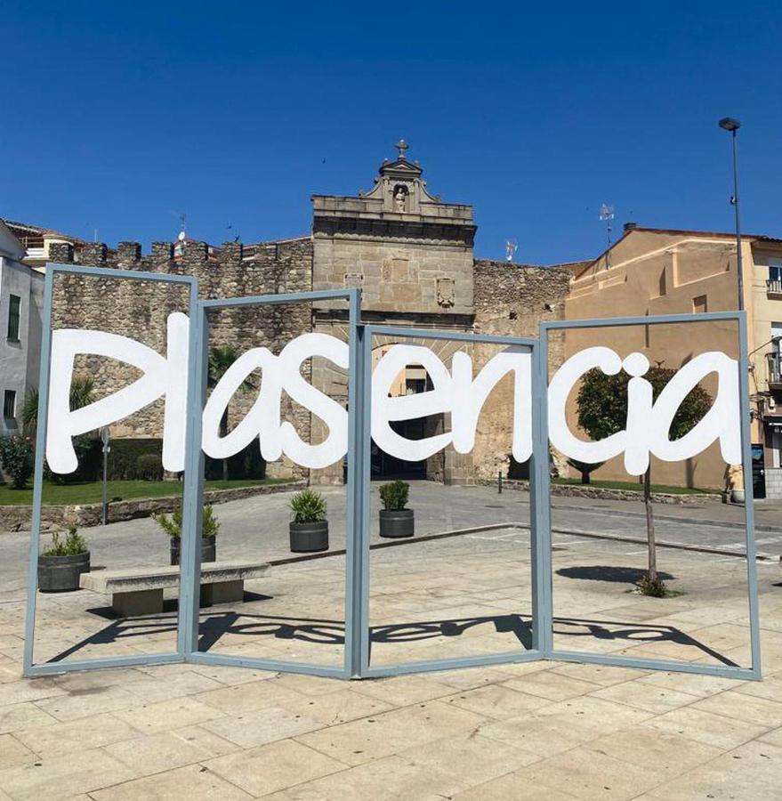Puerta Del Sol - Plasencia Exterior foto